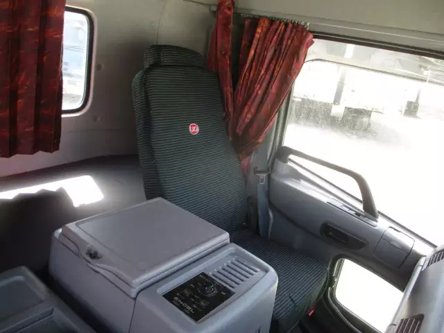 平成28年00月中古大型トラクタヘッド日産UDクオンの画像41