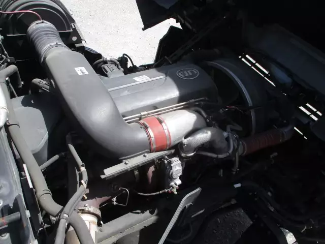 平成28年00月中古大型トラクタヘッド日産UDクオンの画像47