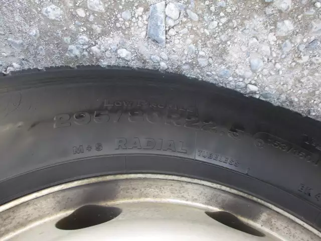 平成28年00月中古大型トラクタヘッド日産UDクオンの画像9