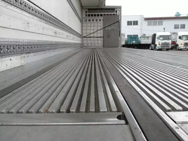 平成20年09月中古大型冷凍バン・ウィング三菱ふそうスーパーグレートの画像4