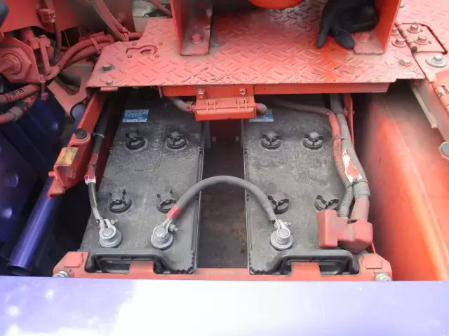 平成26年11月中古大型トラクタヘッド日野プロフィアの画像22