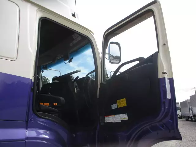 平成26年11月中古大型トラクタヘッド日野プロフィアの画像34