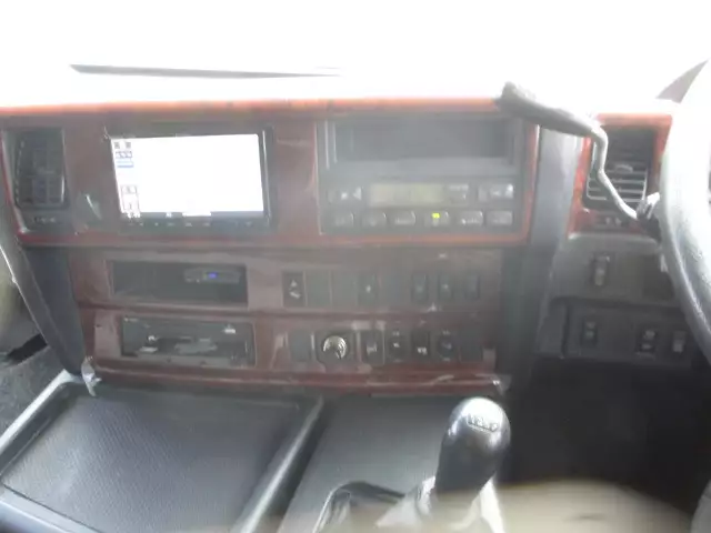 平成26年11月中古大型トラクタヘッド日野プロフィアの画像37