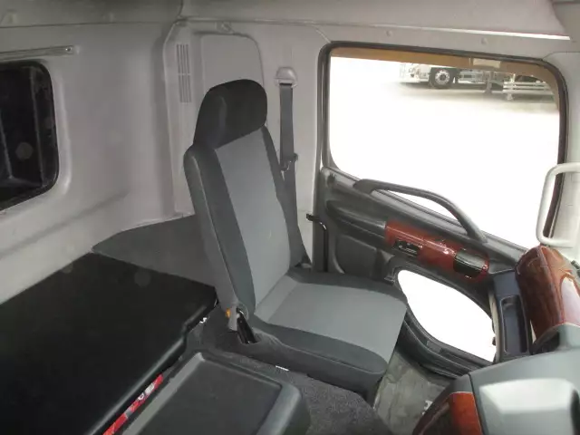 平成26年11月中古大型トラクタヘッド日野プロフィアの画像45