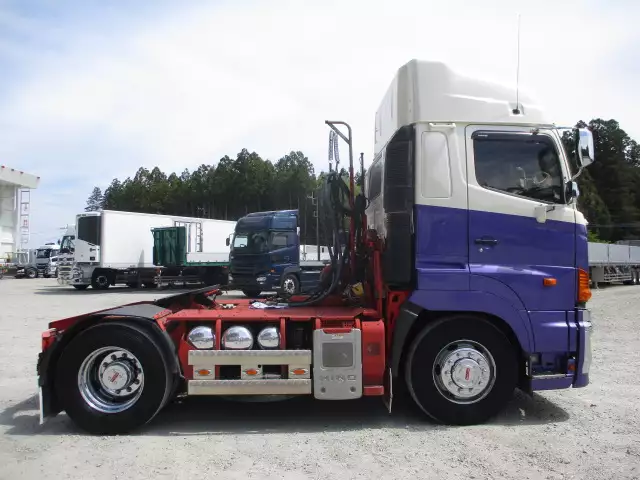 平成22年10月中古大型トラクタヘッド日野プロフィアの画像4