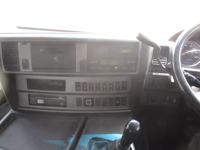 平成22年10月中古大型トラクタヘッド日野プロフィアの画像35