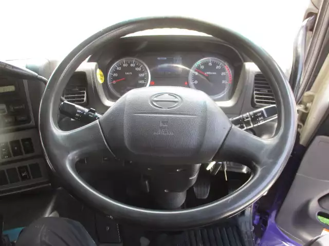 平成22年10月中古大型トラクタヘッド日野プロフィアの画像39