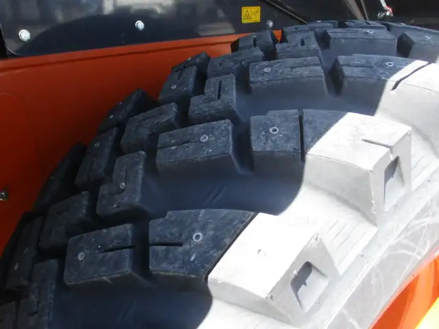 【恵庭ヤード使用】R3年  日立ZW140  タイヤショベル  スパイクタイヤ  2名キャブ  汎用ブレード  油圧ワンタッチ  STDバケット有の画像11