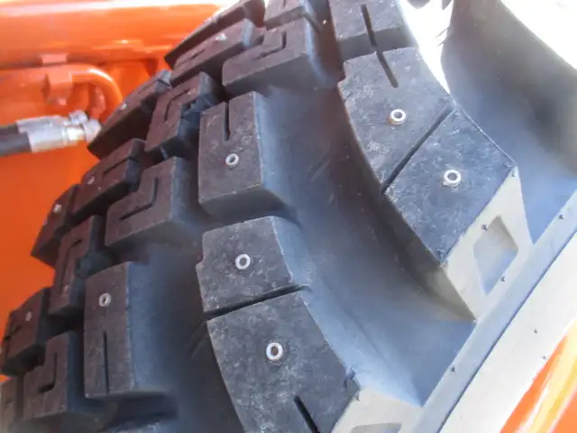 【恵庭ヤード使用】R3年  日立ZW140  タイヤショベル  スパイクタイヤ  2名キャブ  汎用ブレード  油圧ワンタッチ  STDバケット有の画像14