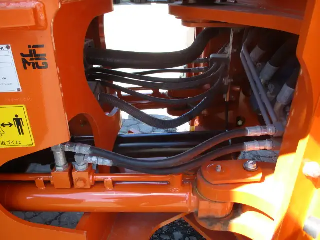 【恵庭ヤード使用】R3年  日立ZW140  タイヤショベル  スパイクタイヤ  2名キャブ  汎用ブレード  油圧ワンタッチ  STDバケット有の画像16