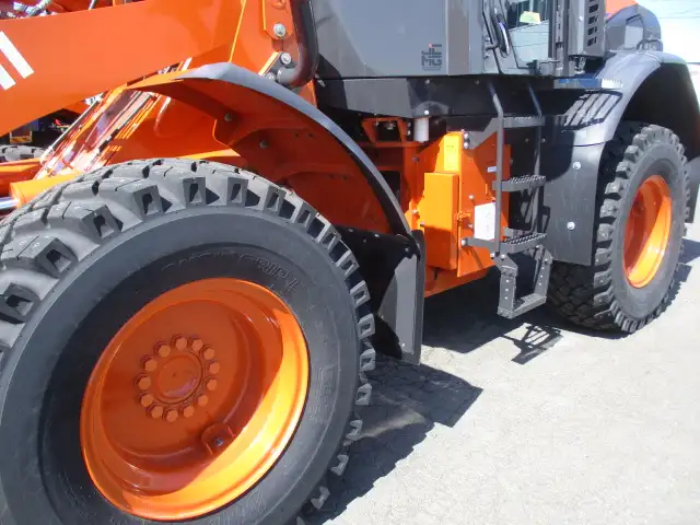 【恵庭ヤード使用】R3年  日立ZW140  タイヤショベル  スパイクタイヤ  2名キャブ  汎用ブレード  油圧ワンタッチ  STDバケット有の画像9