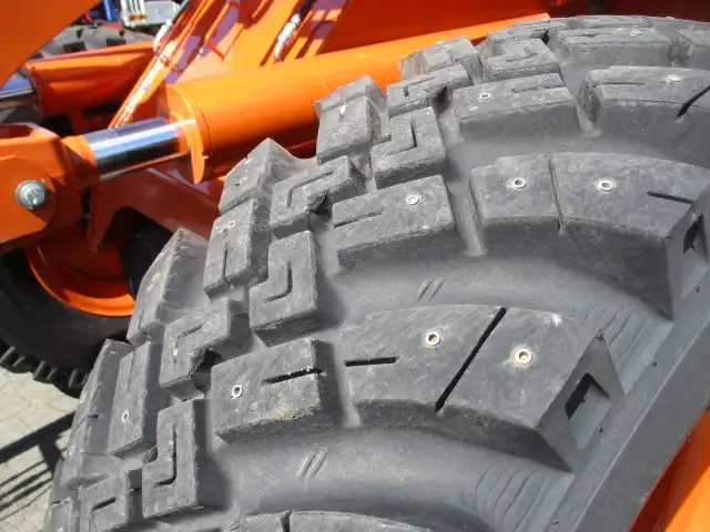 【恵庭ヤード使用】R3年  日立ZW140  タイヤショベル  スパイクタイヤ  2名キャブ  汎用ブレード  油圧ワンタッチ  STDバケット有の画像10