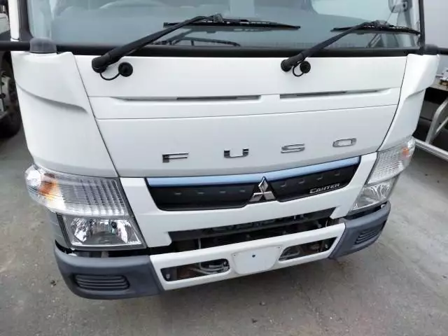 令和01年/平成31年04月中古小型冷凍バン・ウィング三菱ふそうキャンターの画像17