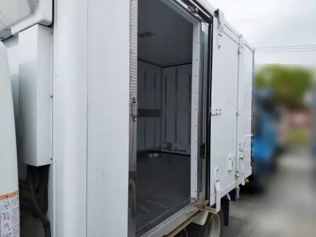 令和01年/平成31年04月中古小型冷凍バン・ウィング三菱ふそうキャンターの画像18