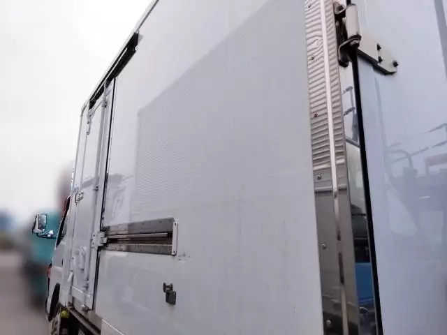 令和01年/平成31年04月中古小型冷凍バン・ウィング三菱ふそうキャンターの画像19