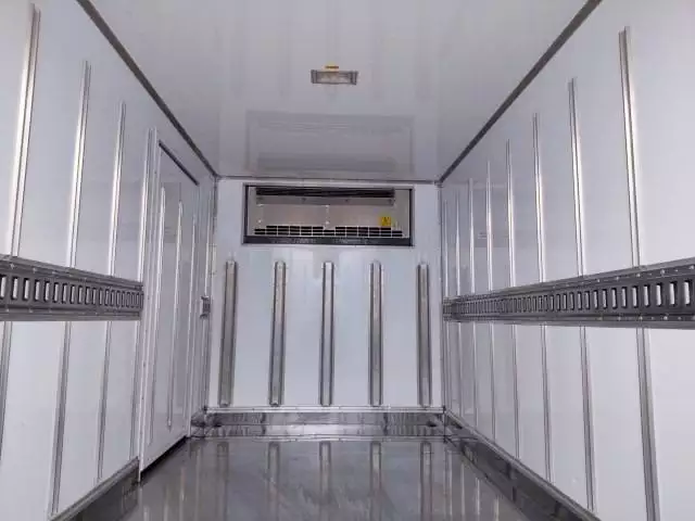 令和01年/平成31年04月中古小型冷凍バン・ウィング三菱ふそうキャンターの画像21