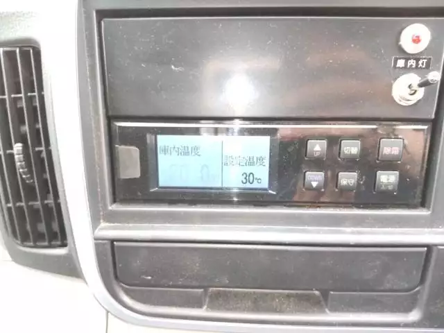 令和01年/平成31年04月中古小型冷凍バン・ウィング三菱ふそうキャンターの画像6