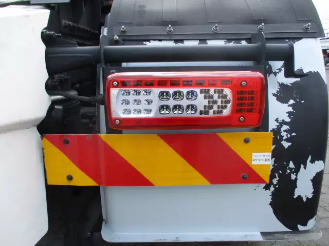 令和03年08月中古大型トラクタヘッド日産UDクオンの画像17