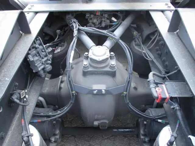 令和03年08月中古大型トラクタヘッド日産UDクオンの画像20