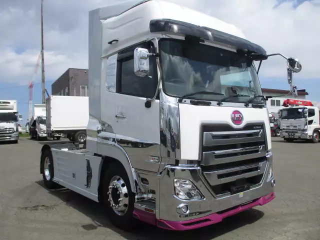 令和03年08月中古大型トラクタヘッド日産UDクオンの画像3
