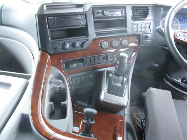 令和03年08月中古大型トラクタヘッド日産UDクオンの画像39