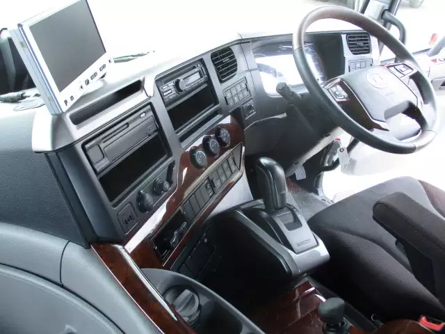 令和03年08月中古大型トラクタヘッド日産UDクオンの画像40