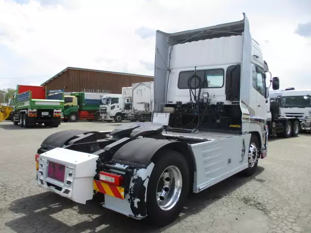 令和03年08月中古大型トラクタヘッド日産UDクオンの画像5