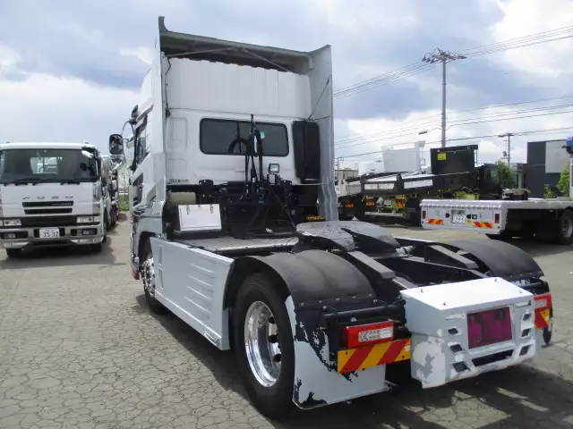 令和03年08月中古大型トラクタヘッド日産UDクオンの画像7