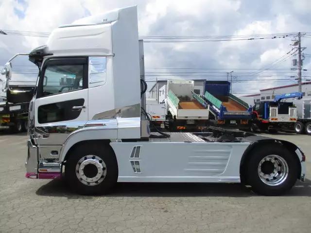 令和03年08月中古大型トラクタヘッド日産UDクオンの画像8
