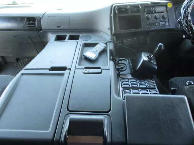 平成23年10月中古大型トラクタヘッド三菱ふそうスーパーグレートの画像31