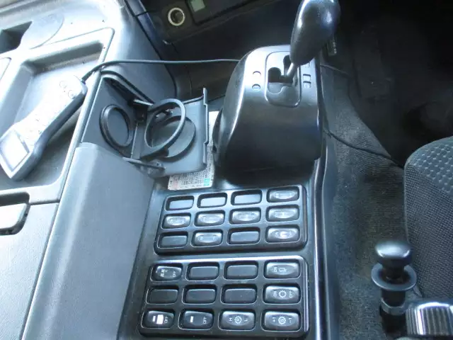 平成23年10月中古大型トラクタヘッド三菱ふそうスーパーグレートの画像32