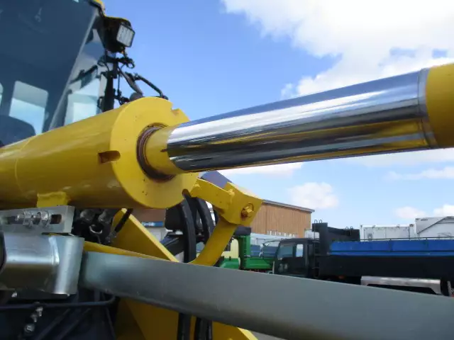 令和03年11月中古大型建設機械・フォークリフトコマツコマツの画像17