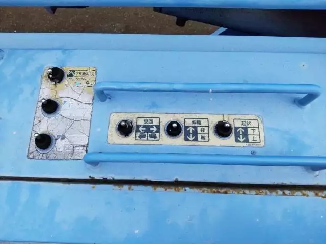 平成14年07月中古小型ミキサー車・高所作業車・その他特装車三菱ふそうキャンターの画像23