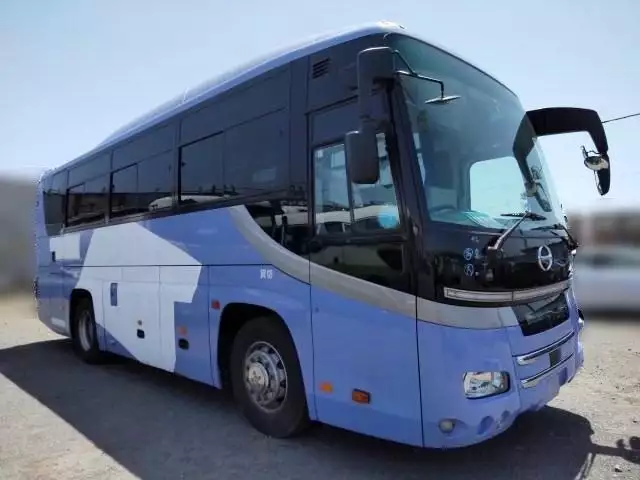 平成25年04月中古大型バス日野セレガの画像2