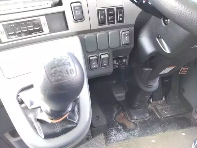 平成25年04月中古大型バス日野セレガの画像11