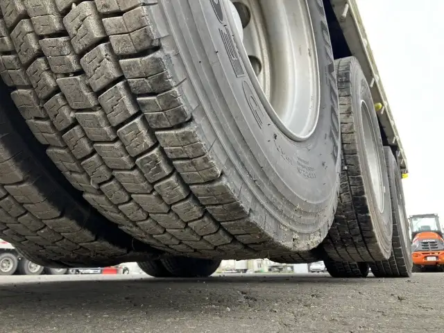 ナンバー付 令和3年 東邦 12M3軸フラットトレーラー リフトアクスル(後後軸残し) 積載:27,700㎏ 第五輪:10,400㎏以上の画像38