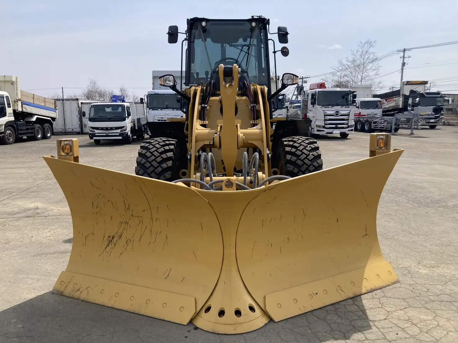 車検:令和8年11月29日 令和4年 キャタピラー 910 汎用タイヤショベル アワー:350h 距離:1,660㎞ バケット付きの画像2