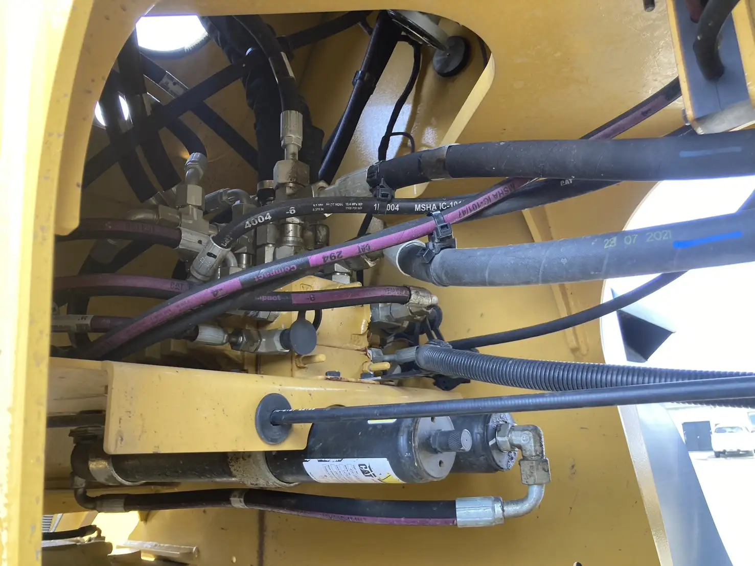 車検:令和8年11月29日 令和4年 キャタピラー 910 汎用タイヤショベル アワー:350h 距離:1,660㎞ バケット付きの画像16