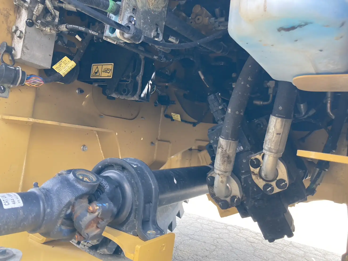 車検:令和8年11月29日 令和4年 キャタピラー 910 汎用タイヤショベル アワー:350h 距離:1,660㎞ バケット付きの画像17