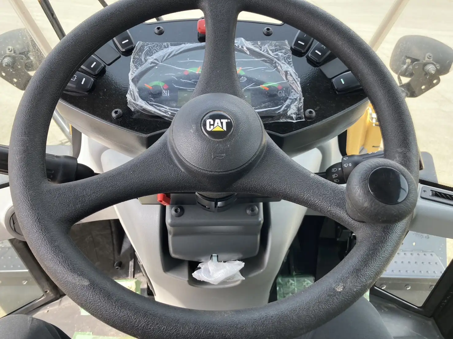 車検:令和8年11月29日 令和4年 キャタピラー 910 汎用タイヤショベル アワー:350h 距離:1,660㎞ バケット付きの画像22