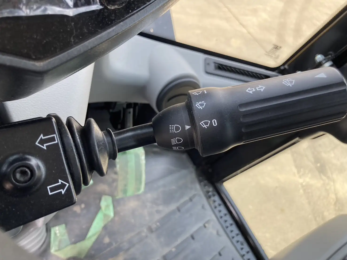 車検:令和8年11月29日 令和4年 キャタピラー 910 汎用タイヤショベル アワー:350h 距離:1,660㎞ バケット付きの画像28