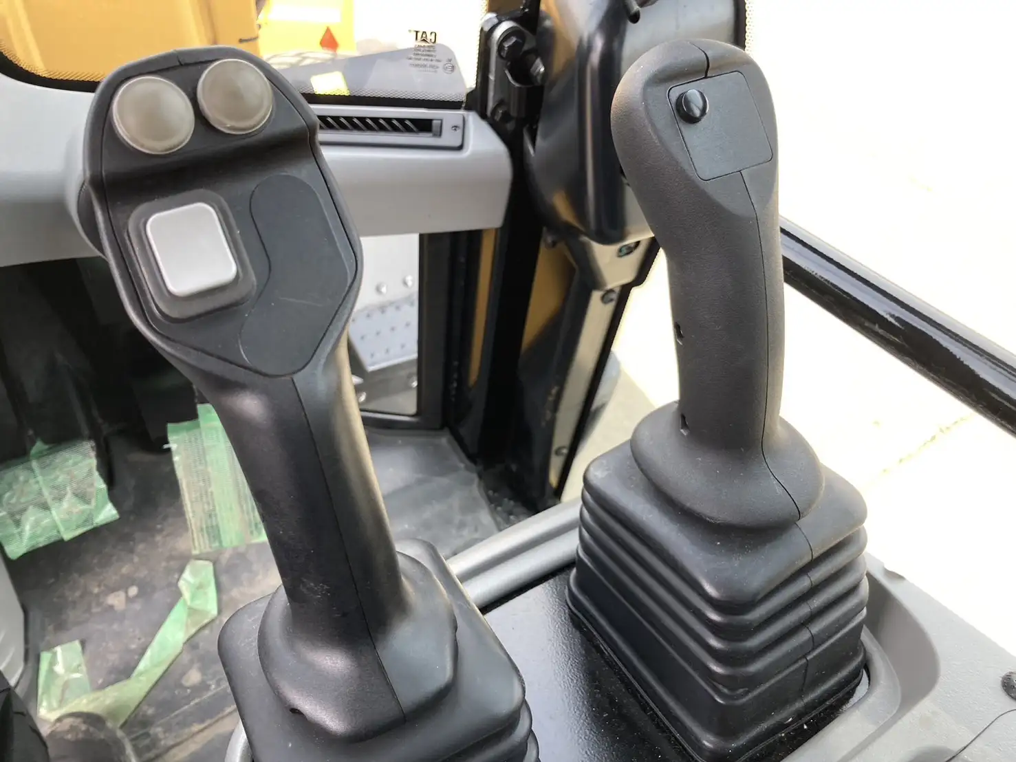 車検:令和8年11月29日 令和4年 キャタピラー 910 汎用タイヤショベル アワー:350h 距離:1,660㎞ バケット付きの画像29