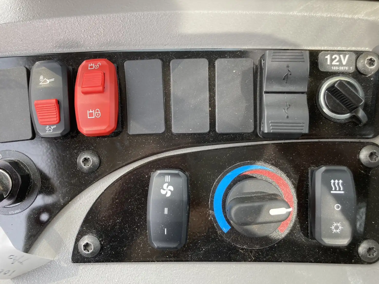 車検:令和8年11月29日 令和4年 キャタピラー 910 汎用タイヤショベル アワー:350h 距離:1,660㎞ バケット付きの画像31