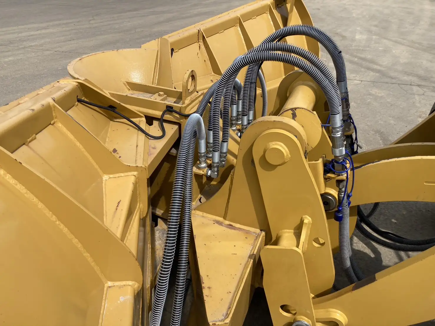 車検:令和8年11月29日 令和4年 キャタピラー 910 汎用タイヤショベル アワー:350h 距離:1,660㎞ バケット付きの画像9