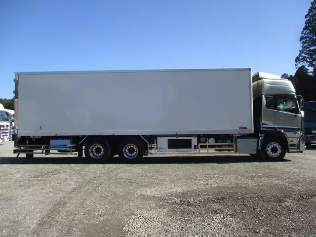 令和02年05月中古大型冷凍バン・ウィング日産UDクオンの画像4