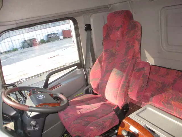 令和02年05月中古大型冷凍バン・ウィング日産UDクオンの画像45