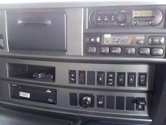 平成30年03月中古大型トラクタヘッド日野日野の画像17