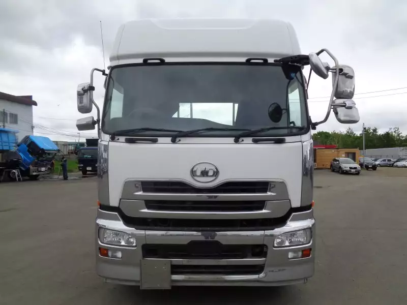 平成28年05月中古大型トラクタヘッド日産UDクオンの画像2