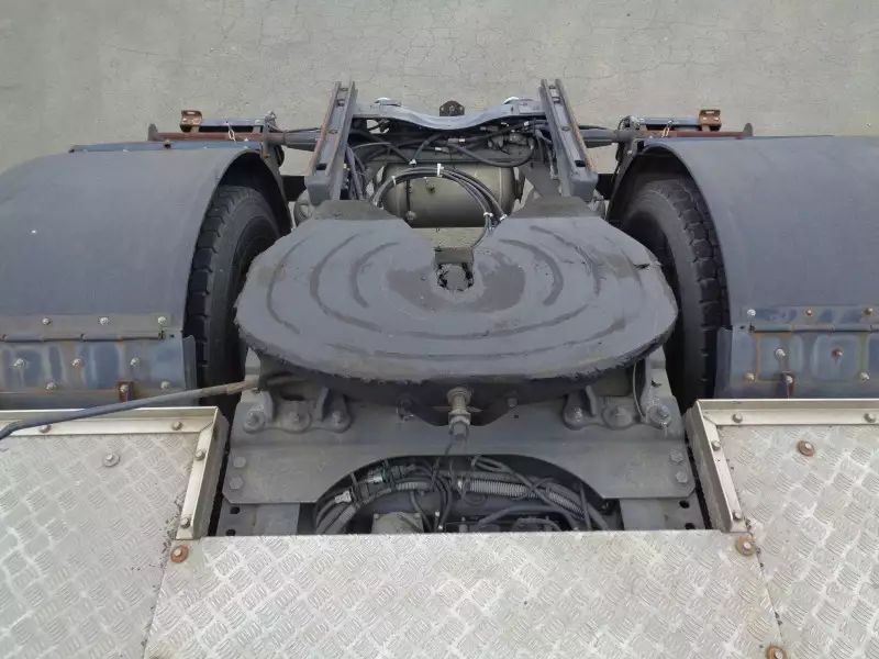 平成28年05月中古大型トラクタヘッド日産UDクオンの画像12