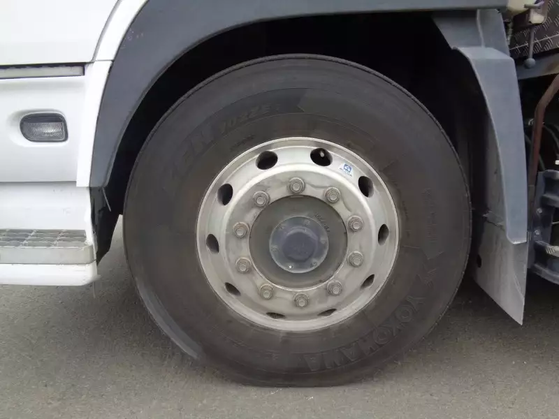 平成28年05月中古大型トラクタヘッド日産UDクオンの画像20